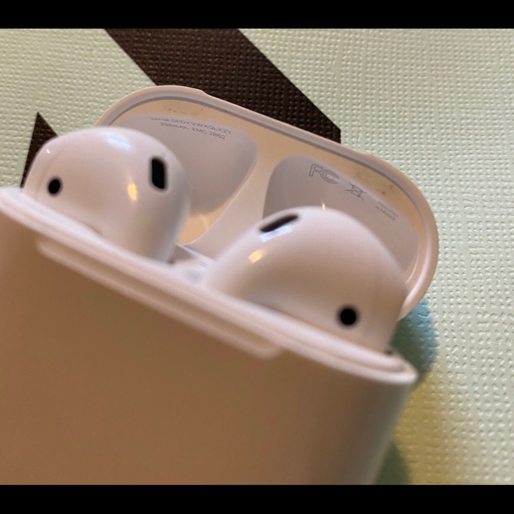 Apple airpods